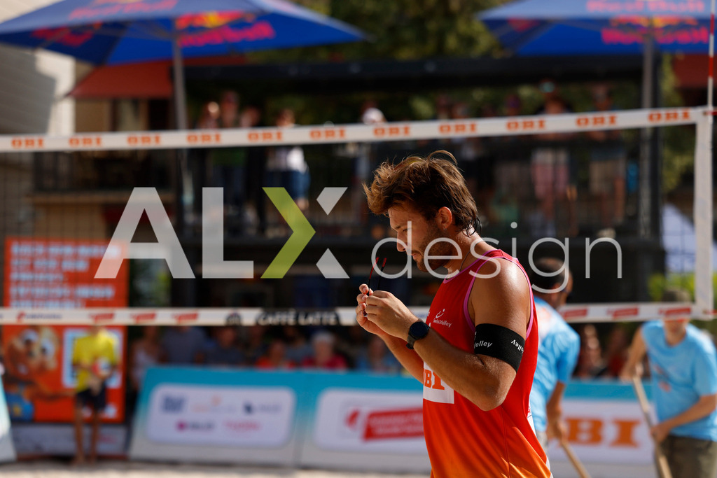 Obi BeachTour 2026 - Basel | BASEL, SWITZERLAND - JULY 19: LEO DILLIER (SUI) during the Obi BeachTour 2026 match between DILLIER / FLÜCKIGER (SUI) and BREER / KÄLIN (SUI) at Barfüsserplatz on July 19, 2026 in Basel, Switzerland. - Realisiert mit Pictrs.com
