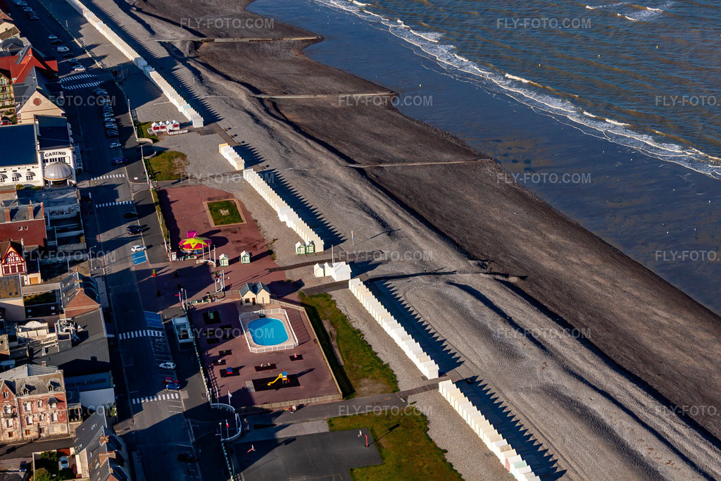 Aerial view: Beach huts of Cayeux in Cayeux-sur-Mer in the state Somme, France.Photo: IMG_70924.jpg taken on 08/24/2014 by Werner Riehm/FLY-FOTO.comResolution of the original: 4752 x 3168 px