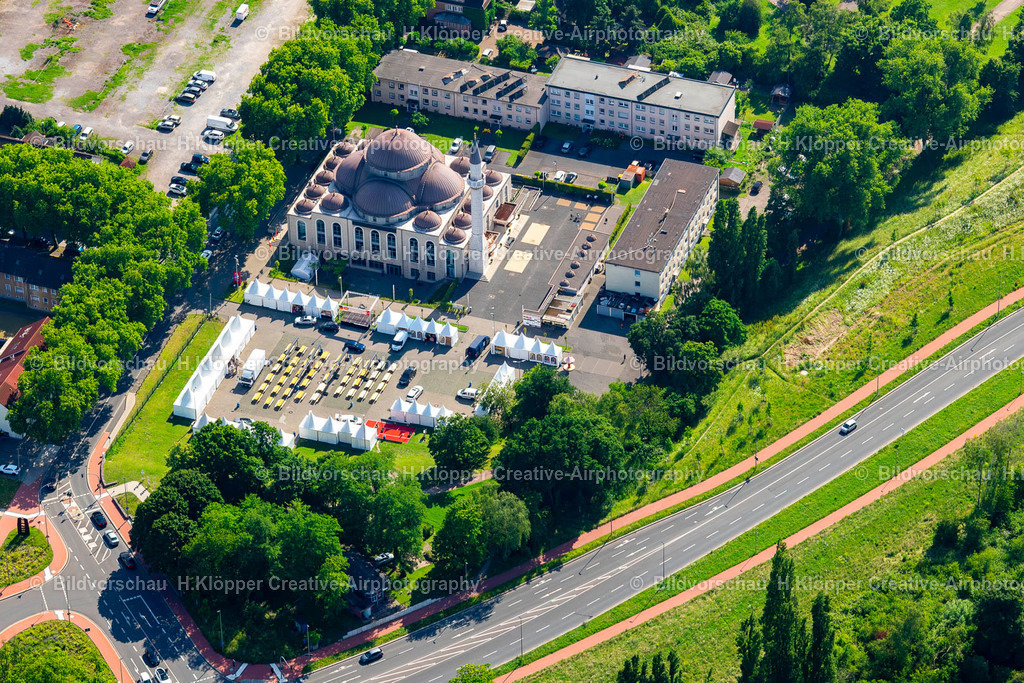 Luftbild Duisburg-4628 | Luftbildfotografie Gebäude der DITIB- Moschee an der Warbruckstrasse in Duisburg-Marxloh im Bundesland Nordrhein-Westfalen - Realisiert mit Pictrs.com