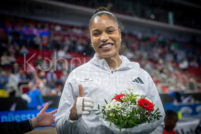 ISTAF Indoor; Duesseldorf, 24.01.2026 | DUESSELDORF, GERMANY - JANUARY 24:  Yemisi Ogunleye (GER) with flowers after winning the shop put event during the ISTAF Indoor Dusseldorf at PSD Bank Dome on January 24, 2026 in Duesseldorf, Germany. 