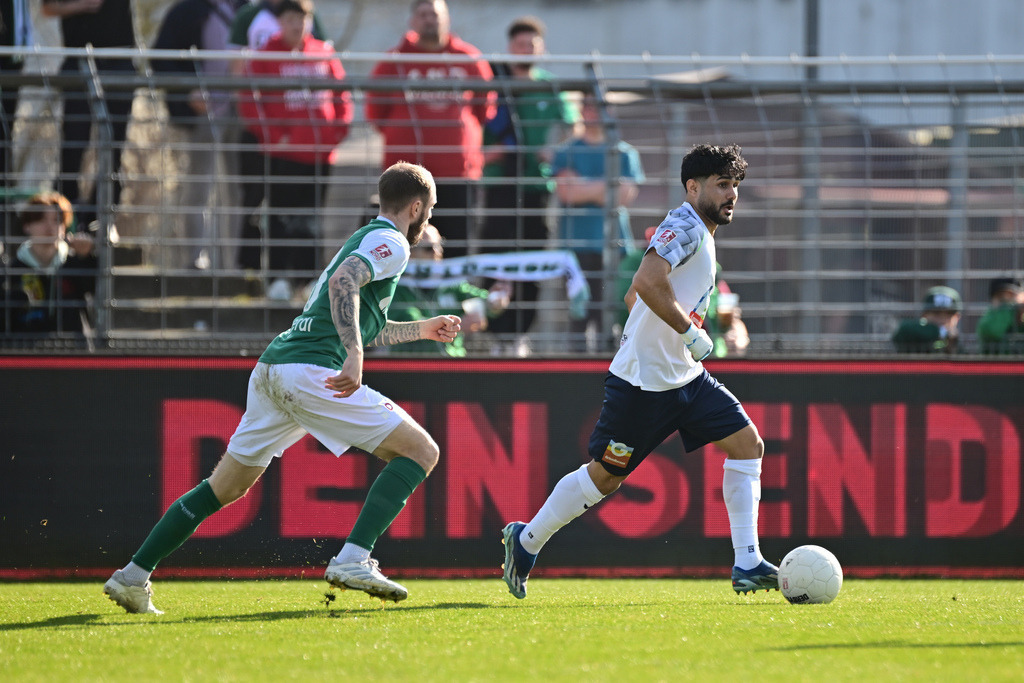 Fußball I Herren I Saison 2024-2025 I Regionalliga Nord I 25. Spieltag I VfB Lübeck - SSV Jeddeloh | Der Sportfotograf. - Realisiert mit Pictrs.com