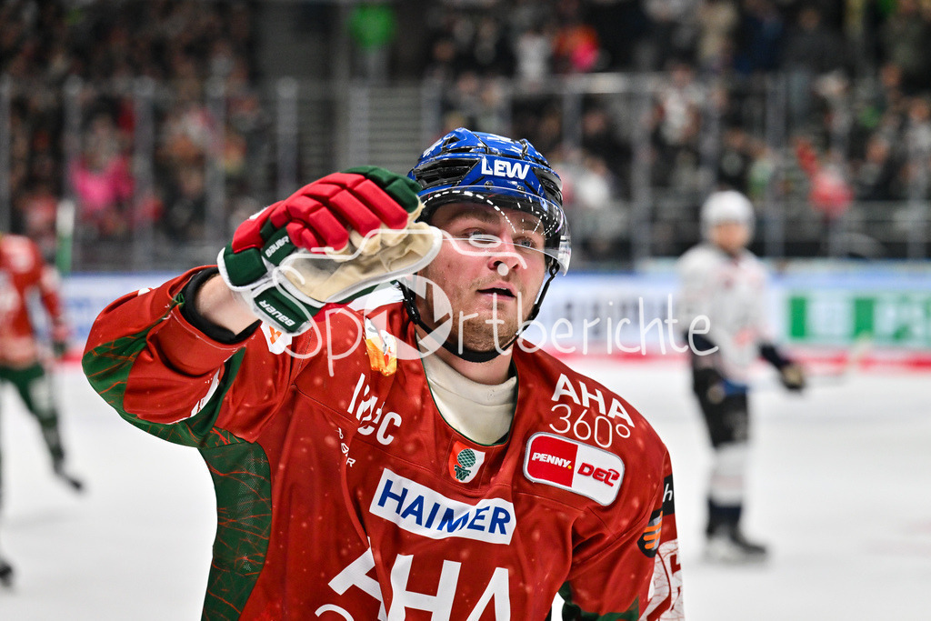 Augsburger Panther - Nürnberg Ice Tigers | AUGSBURG, GERMANY - 23. DECEMBER: Jubel der Panther nach dem Treffer zum 2-2 durch Alexander BLANK (Augsburger Panther 26) / Tor / Torschuetze / Freude / Happy während dem Match zwischen den Augsburger Panthern und den Nürnberg Ice Tigers am 31. Spieltag der Penny DEL im Curt Frenzel Stadion