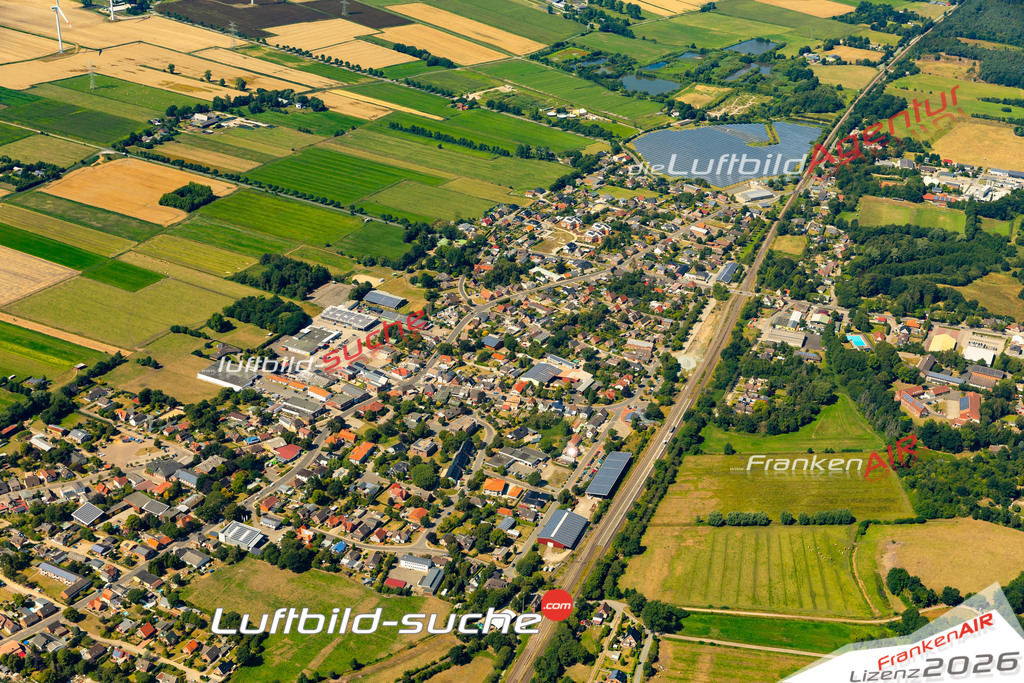 Das Luftbild der Stadt Sankt Michaelisdonn wurde 2022 vom Flugzeug heraus erstellt (keine Drohnen-Aufnahmen) Aufnahmehöhe ca.450 Meter- hohe Bildauflösung und Druck-Qualität. Garantiert!