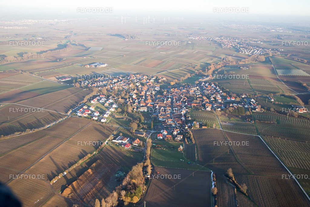 Ortsansicht | Luftbild: Ortsansicht im Ortsteil Mörzheim in Landau im Bundesland Rheinland-Pfalz in Deutschland. Foto: IMG_076589.jpg vom 05.01.2015 durch Werner Riehm/FLY-FOTO.de - Realisiert mit Pictrs.com