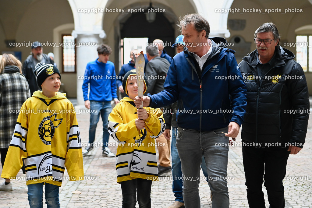 European Youth Olympic Festival EYOF 2023 Pressekonferenz | Obmann EC Hornets Spittal Ludwig Zauchner, Jugendspieler EC Hornets Spittal