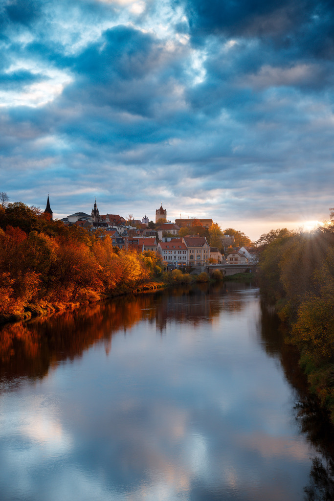 Goldener Herbst in Bernburg (Saale) | Wir machen aus Ihren Bildern Erinnerungen für die Ewigkeit | Hochwertige Fotografien für Ihr zu Hause. - Realisiert mit Pictrs.com