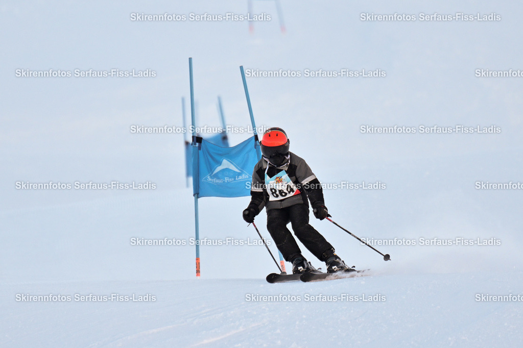 SRF_25.12.2025_0203 | Skirennfotos,Serfaus,Fiss,Ladis,Kinderskirennen,Winter,Tirol,Oberland,skirace,SFL,feelfree,weil wir's genießen,ski,Ski,skifahren,Sonnenplateau, - Realisiert mit Pictrs.com