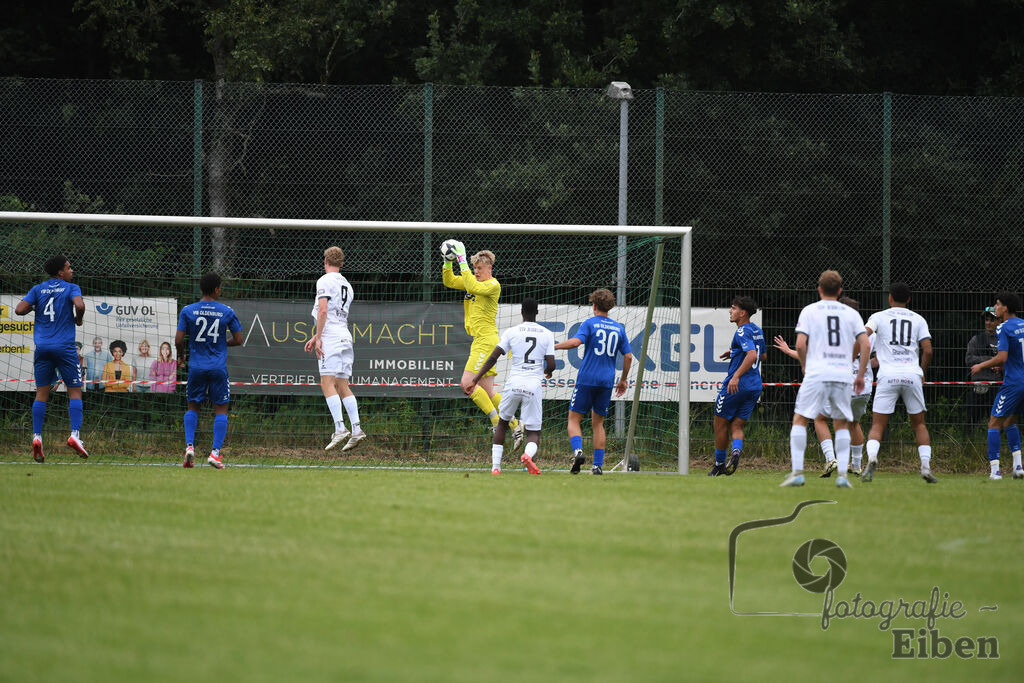 Sport-Duwe Cup | Sport-Duwe Cup Oldenburg; SSV Jeddenloh (weiß)-VFB Oldenburg (blau) am 05.07.2025 in Oldenburg (Sportanlage TuS Eversten), Photo: Philip Eiben 2025 - Realisiert mit Pictrs.com