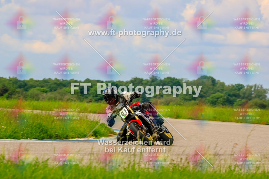 MotoTeam-1155 | Hier findet Ihr Bilder von Touristenfahrten auf der Nürburgring Nordschleife oder von anderen Veranstaltungen die ich besucht habe. Viel Spass beim Durch Schauen 