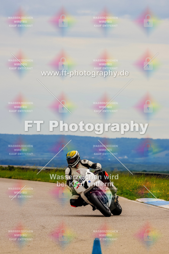 MotoTeam-2819 | Hier findet Ihr Bilder von Touristenfahrten auf der Nürburgring Nordschleife oder von anderen Veranstaltungen die ich besucht habe. Viel Spass beim Durch Schauen 