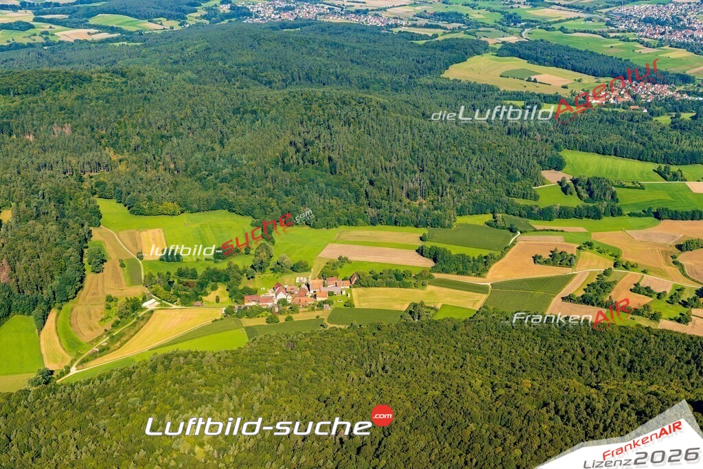 Klassische Luftaufnahme ohne Drohne zeigt:Leutenbach bei Hersbruck - Die Luftbildaufnahme wurde 2025 vom UL-Flugzeug heraus erstellt ( keine Drohne ) - Hochauflösende Luftaufnahme -Nicht vergleichbar mit Google Maps oder Satelittenbilder- Die Geschenkidee !Mit Lizenz und Bildrechte bestellbar