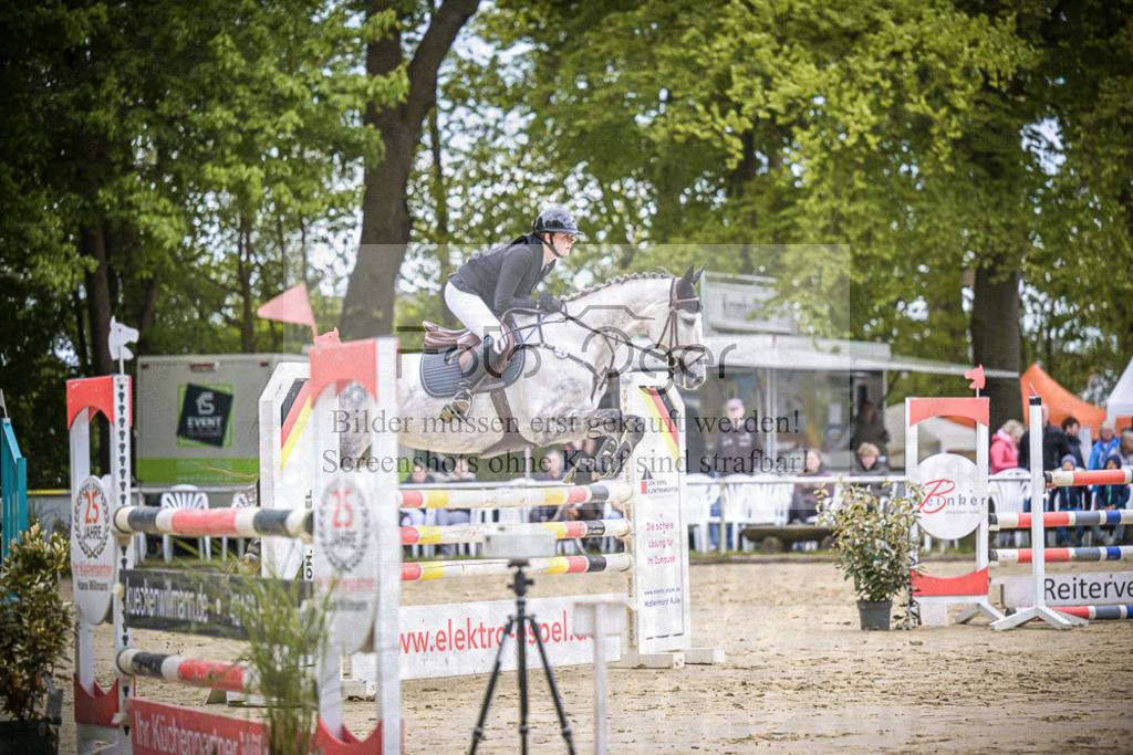DOS_7118 | Entdecke hochwertige Reitturnierfotos von Foto Oger. Professionell, emotional und authentisch – jetzt Lieblingsmomente im Shop bestellen.Deutschlandweite Turnierfotografie. - Realisiert mit Pictrs.com