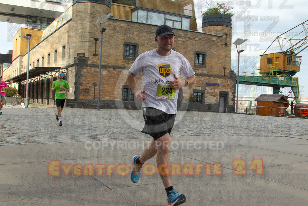 250920_1527_EV4_8837 | Sportfotografie im Rhein-Sieg Kreis, Köln, Bonn, NRW, Rheinland Pfalz, Hessen, etc. Unser Tätigkeitsfeld umfasst den Laufsport vom Volkslauf über den Marathon, Duathlon, Triathon bis zum Ultralauf wie Kölnpfad Ultra oder Schindertrail.