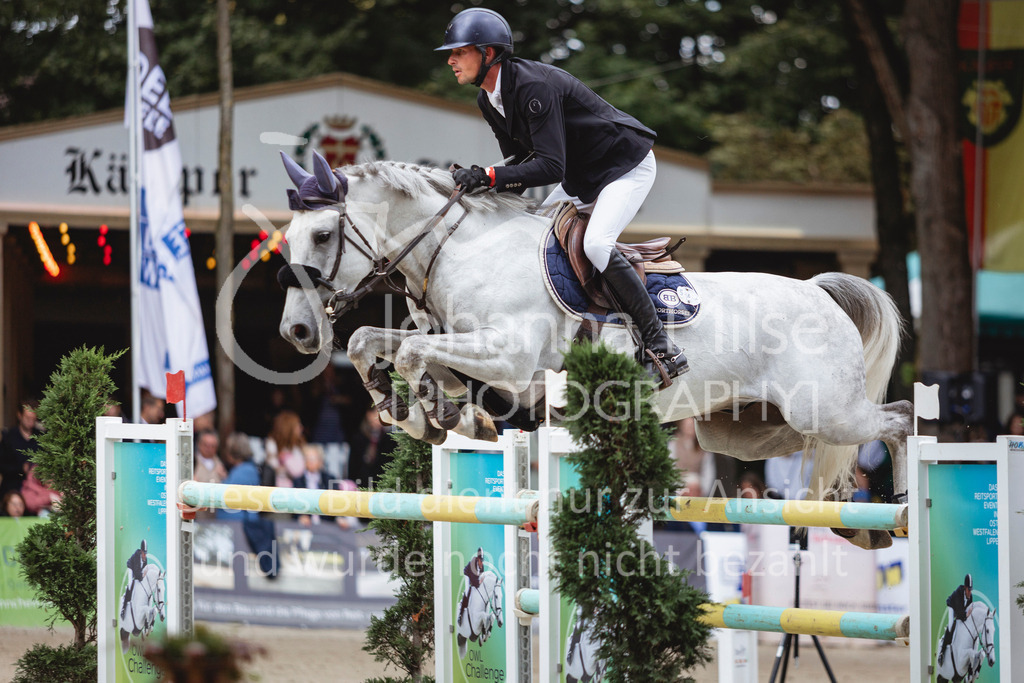240915_OWLCh_GP-825 | Deine schönsten Turniermomente als professionelle Fotos! Entdecke hochwertige Pferdesport-Fotografie im Online-Shop. Jetzt Fotos finden & bestellen!