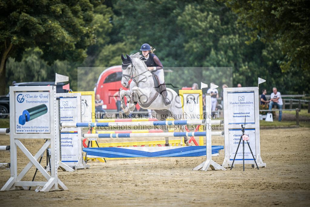 DOS_6464 | Entdecke hochwertige Reitturnierfotos von Foto Oger. Professionell, emotional und authentisch – jetzt Lieblingsmomente im Shop bestellen.Deutschlandweite Turnierfotografie. - Realisiert mit Pictrs.com