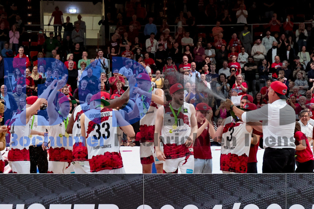 SES_LEVWOL20250525-79 | bond - Realisiert mit Pictrs.com