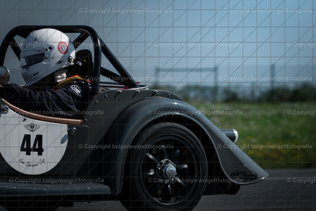 Morgan +4CS | Foto vom 3. Classic Motor Weekend 18. - 20. August 2023 auf dem Flugplatz in Obermehler - Realisiert mit Pictrs.com