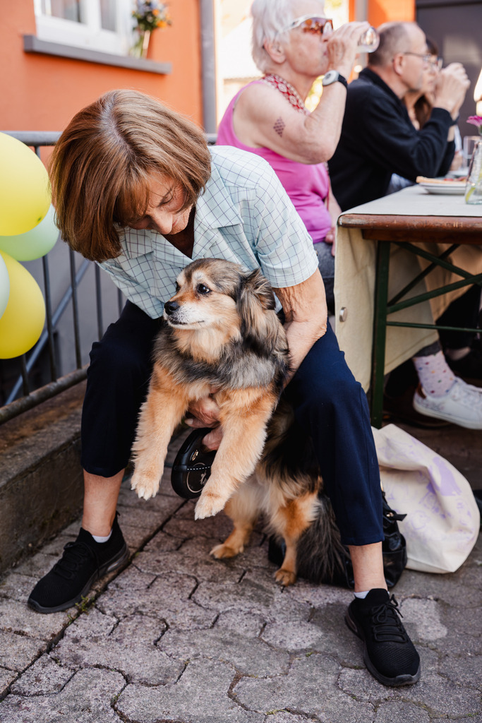 20260426-129 | MuT (Mensch und Tier) mit Mona - Fotografie und Tierkommunikation - Realisiert mit Pictrs.com