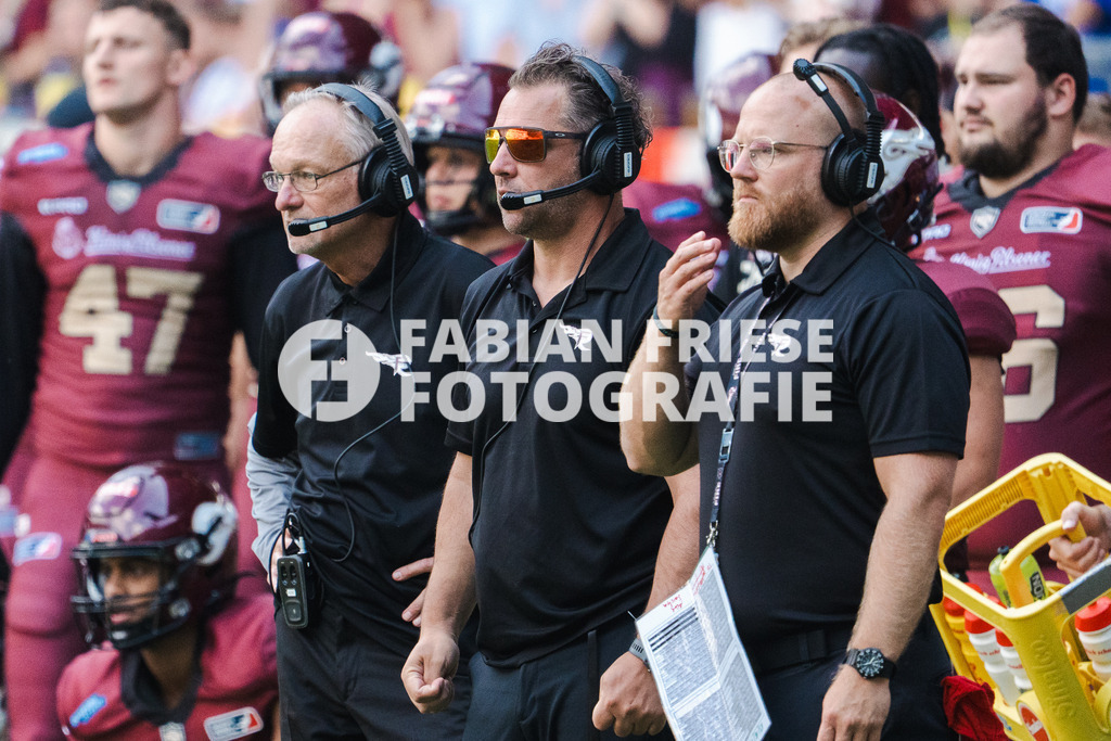GER Rhein Fire vs. Raiders Tirol, Football, European League of Football, Spieltag 12, Saison 2025, 10.08.2025 | GER Rhein Fire vs. Raiders Tirol, Football, European League of Football, Spieltag 12, Saison 2025, 10.08.2025Foto: Fabian Friese - Realisiert mit Pictrs.com
