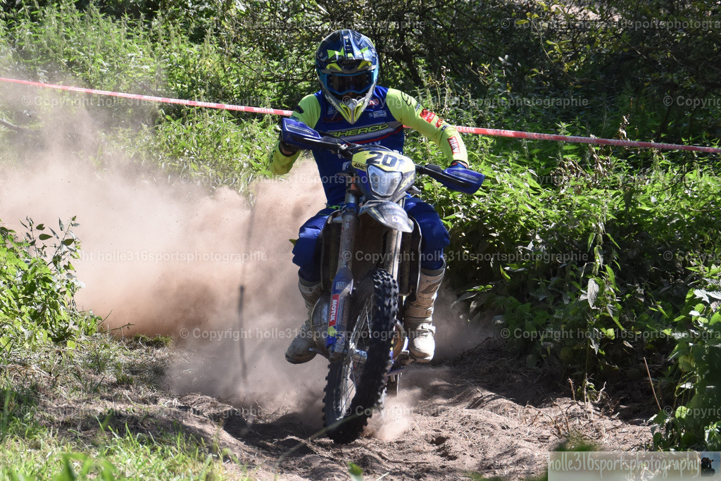 DSC_0173 | Sportfotografie , Motorsport, Motoross, Reitsport, Mointainbike, Enduro,
Landschaft , Outdoor, Eventfotografie, Landschaft, Bilder online bestellen - Realisiert mit Pictrs.com