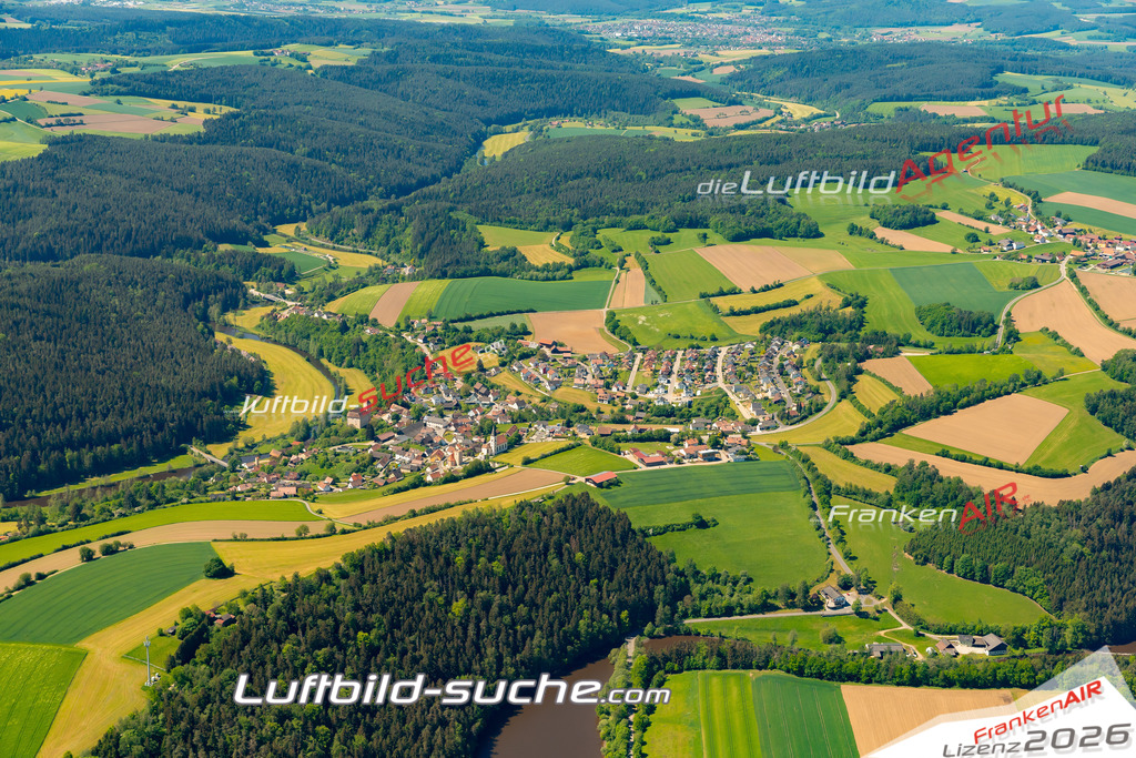 Das Luftbild zeigt :  Trausnitz - Die Luftaufnahme wurde 2024 vom UL-Flugzeug aus erstellt ( keine Drohne ) - Hochauflösende Luftaufnahme - Für grossformatige Ausdrucke geeignet. Die Geschenkidee !Mit Lizenz und Bildrechte bestellbar