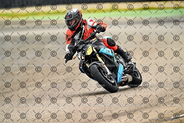 25bt02-0036 | markuskiefer.com - Realisiert mit Pictrs.com