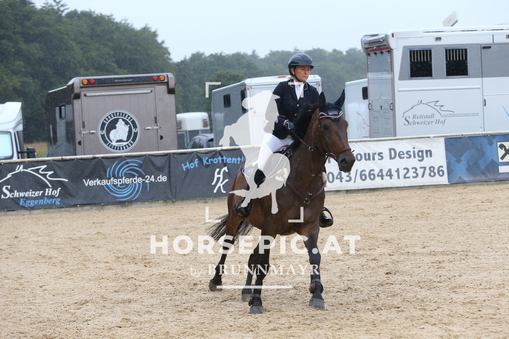 DL2Q0897 | Willkommen bei Brunnmayr - Design & Fotografie – Ihrem Spezialisten für Reitturniere und Pferdeveranstaltungen in Oberösterreich, Salzburg und Bayern! Seit über 17 Jahren sind wir leidenschaftlich dabei.