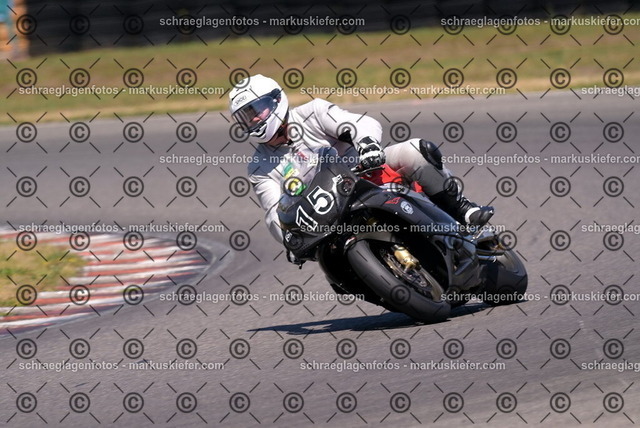 26bt04-1496 | markuskiefer.com - Realisiert mit Pictrs.com