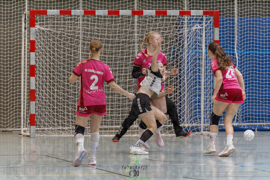 Hessenmeisterschaft wJC - Spiel um Platz 3; TuS Kriftel - SG Schenklengsfeld | Hessenmeisterschaft wJC - Spiel um Platz 3; TuS Kriftel - SG Schenklengsfeld am 22.03.2025 in Biedenkopf (Sporthalle Lahntalschule)Photo © 2025 - Jörg Heinrich - Realisiert mit Pictrs.com