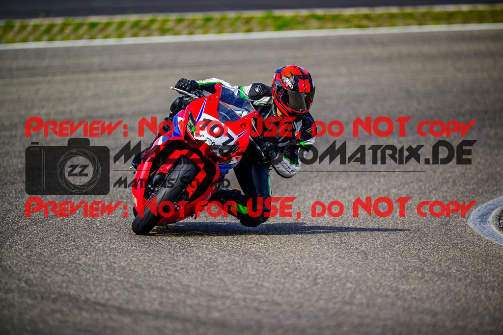 MaZZes_FotoMatrix_240911_6007705_5302 | GELB