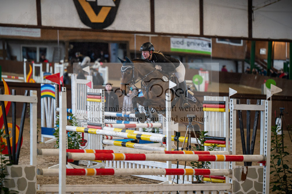 Hallenreittunier Voxtrup 2023 | Entdecke hochwertige Reitturnierfotos von Foto Oger. Professionell, emotional und authentisch – jetzt Lieblingsmomente im Shop bestellen.Deutschlandweite Turnierfotografie. - Realisiert mit Pictrs.com