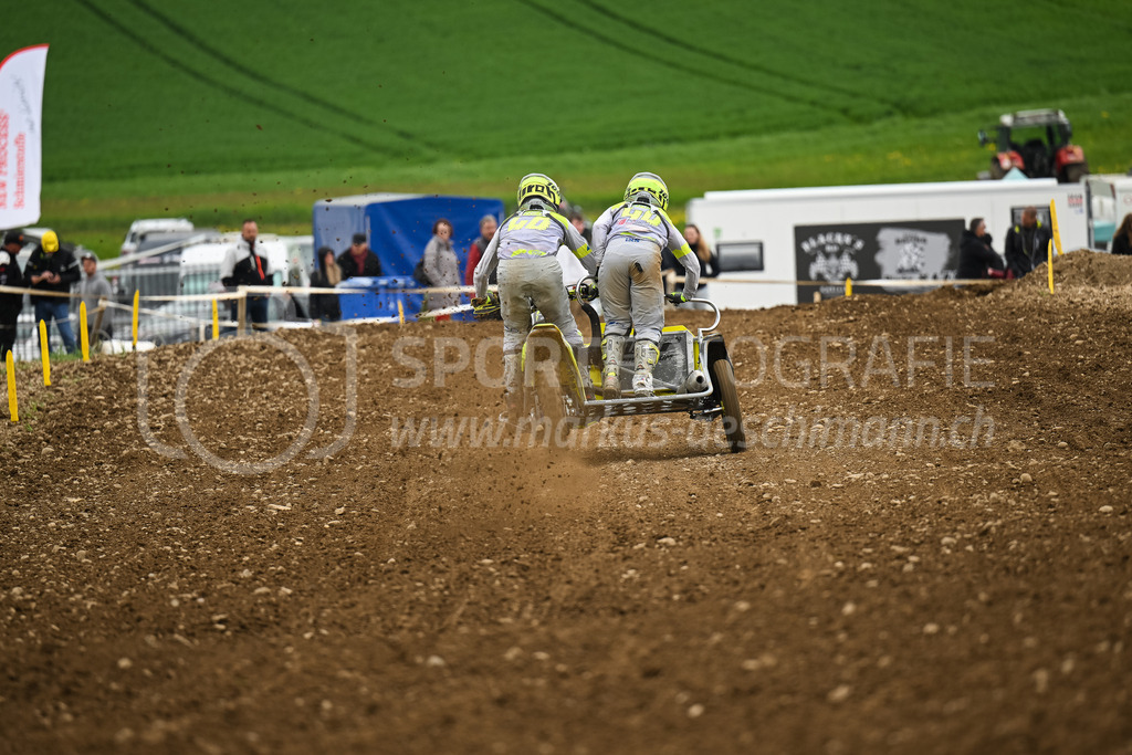 Motocross Schlatt bei Winterthur - 30. April 2023 | #40 Schlienger Dominik / Intlekofer Daniel aus Wegenstetten (CH) auf WSP Yamaha in der Kategorie Seitenwagen am Motocross Schlatt bei Winterthur, 30. April 2023. 
Instagram: @mx_schlatt | @mc_wila | @sam_schweiz
Bild: Sportfotografie Markus Aeschimann | www.markus-aeschimann.ch - Realisiert mit Pictrs.com