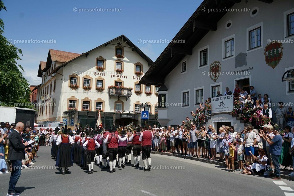 20e-WEISSENBACH-Bundesmusikfest-2023-Juni16-Reutte-DSC06612 | Info aus dem Bezirk Reutte/Ausserfern Tirol sowie eine umfangreiche Bilddatenbank über die gesamte Region: Lechtal, Talkessel Reutte, Tannheimertal, Zwischentoren. Lech, Plansee, Zugspitze, Grenztunnel, B179, Fernpassstraße, Verkehr, Lawinen, Tradition, - Realisiert mit Pictrs.com