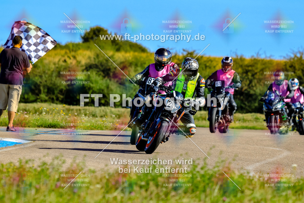 002-1864 | Hier findet Ihr Bilder von Touristenfahrten auf der Nürburgring Nordschleife oder von anderen Veranstaltungen die ich besucht habe. Viel Spass beim Durch Schauen 