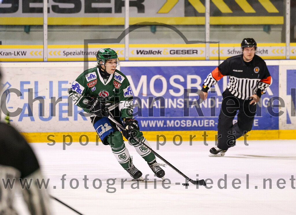 2024-02-02_144_TSV_Erding_gegen_ERSC_Amberg | Erding, Deutschland, 02.02.2024:
Eishockey, Bayernliga Vorrunde 2023 / 2024, 30. Spieltag, TSV Erding gegen ERSC Amberg, Endergebnis: 1:0

Paul Wallek (Erding Gladiators, #44)

Foto: Christian Riedel / fotografie-riedel.net