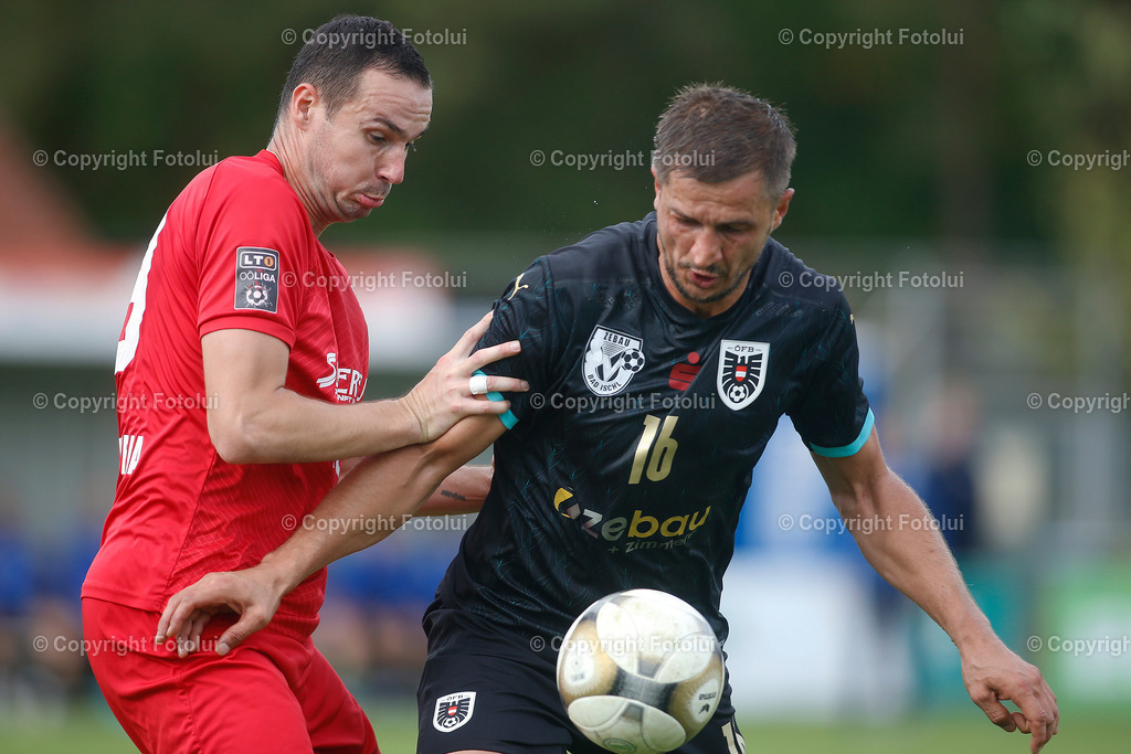 A_LUI_230923_11 | SPORT,FUSSBALL,LT1 OOELIGA ASKOE OEDT-SV ZEBAU BAD ISCHL 29.09.2023 IM BID: FLORIAN MADLMAYR  (OEDT) UND JASMIN CELEBIC (BAD ISCHL)FOTO:FOTOLUI