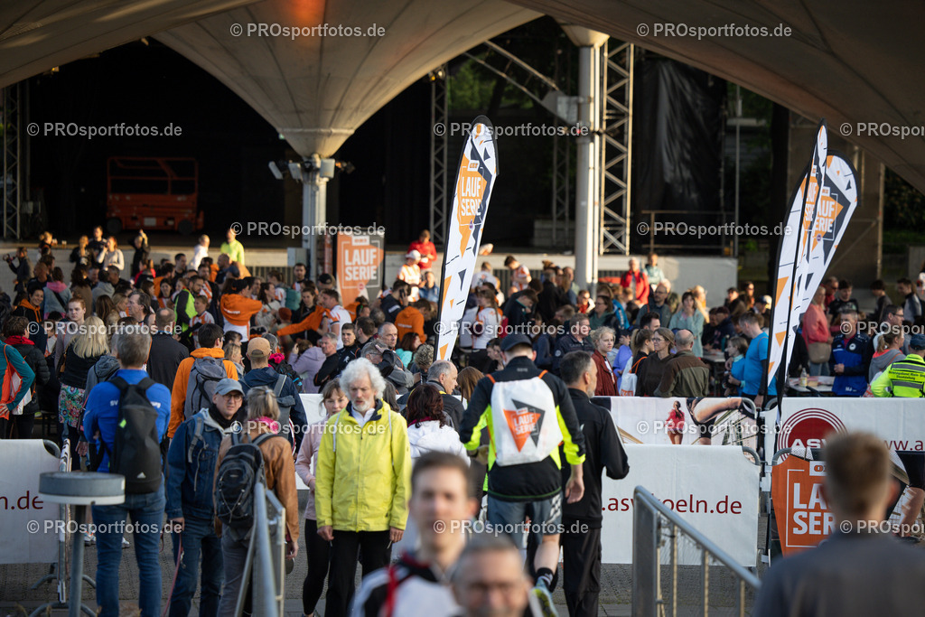 20. OBI Nachtlauf des ASV Koeln, 17.05.2023 | Koeln, 17.05.2023: Impressionen vom 20. OBI Nachtlauf des ASV Koeln rund um den Tanzbrunnen. Foto: Beautiful Sports Pressefotoagentur (www.beautiful-sports.com)