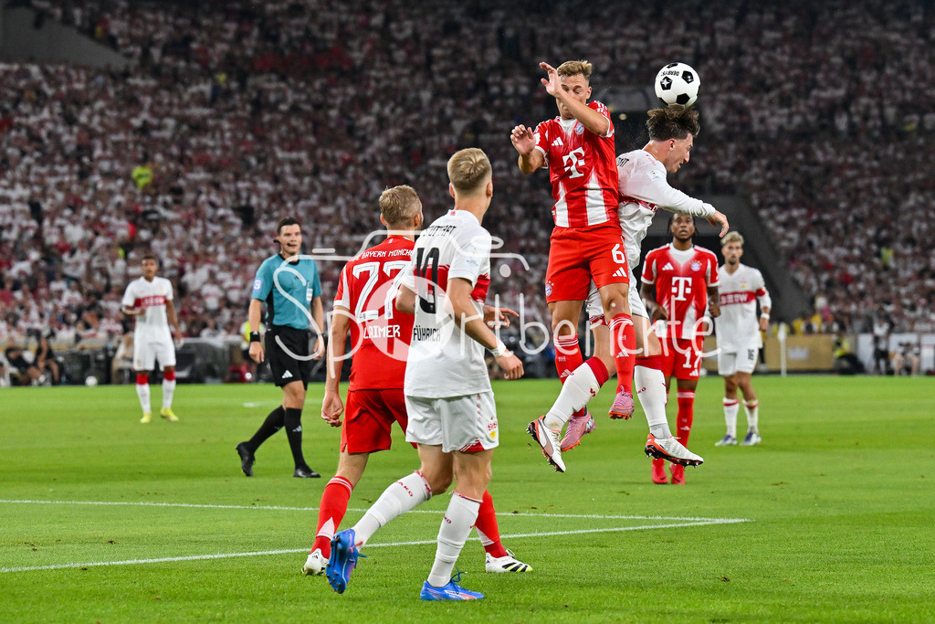 VfB Stuttgart - FC Bayern München | im Duell Joshua KIMMICH (FC Bayern Muenchen 6) und Angelo STILLER (VfB Stuttgart 6) / Zweikampf / Kopfballduell / Franz-Beckenbauer Supercup: VfB Stuttgart - FC Bayern München; MHP Arena am 16.08.2025