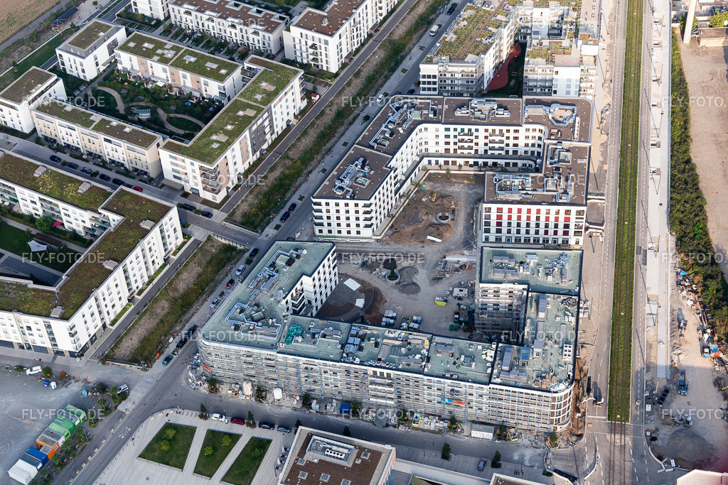 Grüne Meile | Luftbild: Grüne Meile im Ortsteil Bahnstadt in Heidelberg im Bundesland Baden-Württemberg in Deutschland. Foto: IMG_117083.jpg vom 25.08.2019 durch Werner Riehm/FLY-FOTO.de - Realisiert mit Pictrs.com