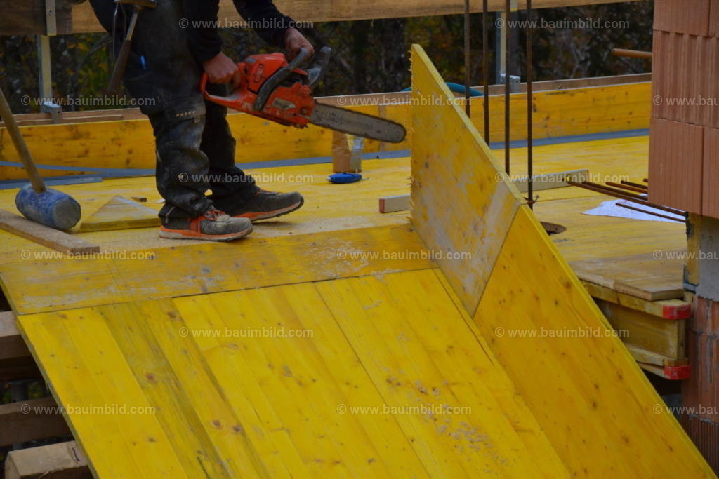 bib-lg04-betonarbeiten-0692 | Nach LV-Leistungsgruppen sortierte Detailfotos über den Bau eines Hauses. Alle Hausbau-Bilder direkt vom Urheber und Autor der Website Haus-Selber-Bauen.com