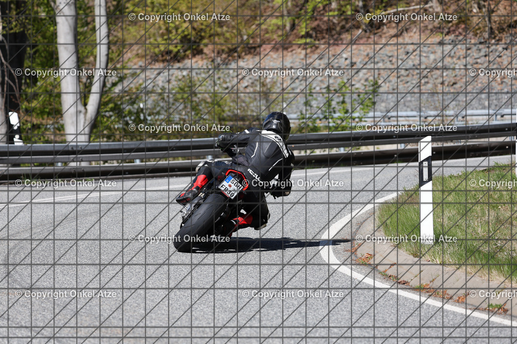IMG_7563 | Fotograf am Kyffhäuser. Onkel Atze. Kyffhäuser Rennstrecke. Café36. Motorsportfotografie. - Realisiert mit Pictrs.com