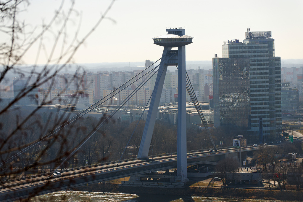 Donaubruecke Bratislava | Bratislava, Slowakei - March 03, 2012: Donaubruecke Bratislava. - Realisiert mit Pictrs.com