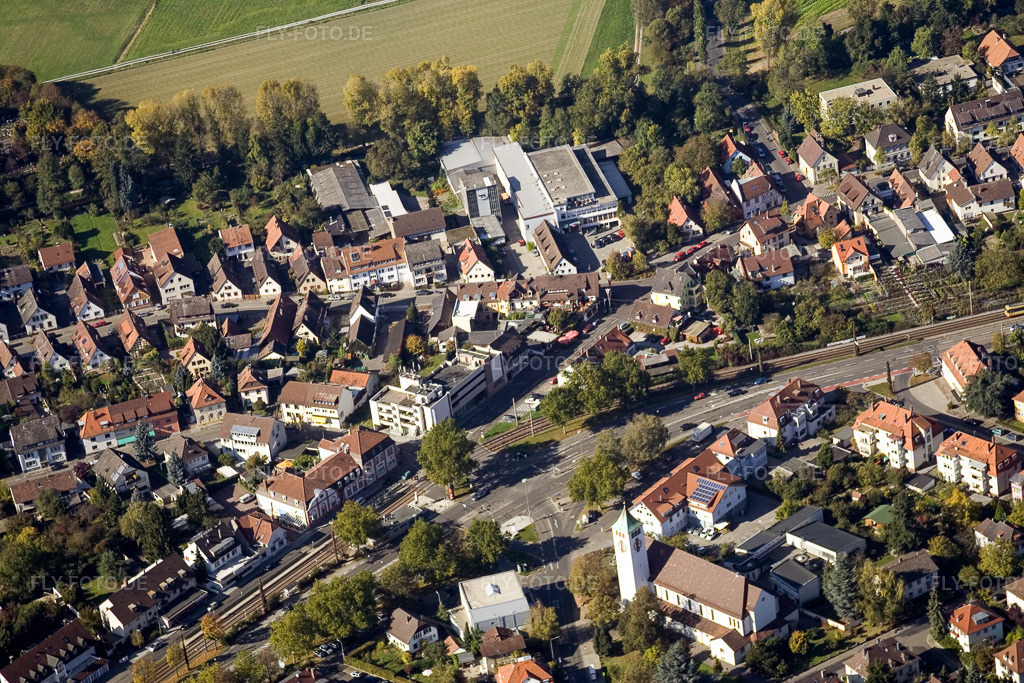 Luftbild: Christkönigkirche im Ortsteil Rüppurr in Karlsruhe im Bundesland Baden-Württemberg in Deutschland. Foto: IMG_8656.jpg vom 14.10.2007 durch Werner Riehm/FLY-FOTO.de