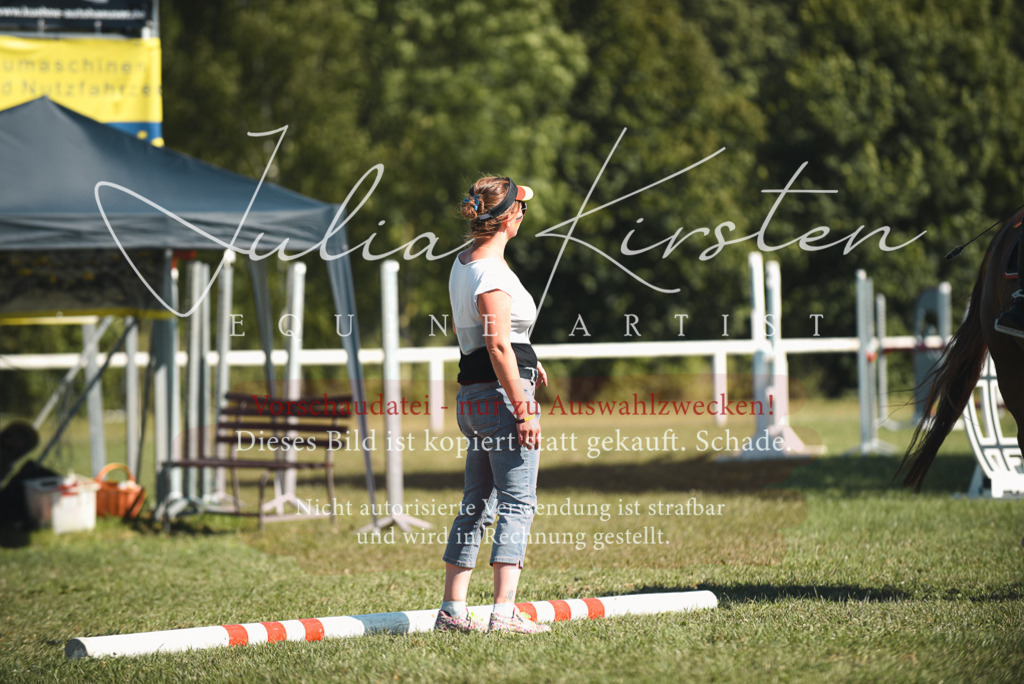 DSC_7606 | Pferde- und Turnierfotografie in Westsachsen. Pferdeportraits, Auftragszeichnungen und intuitive Kunst.