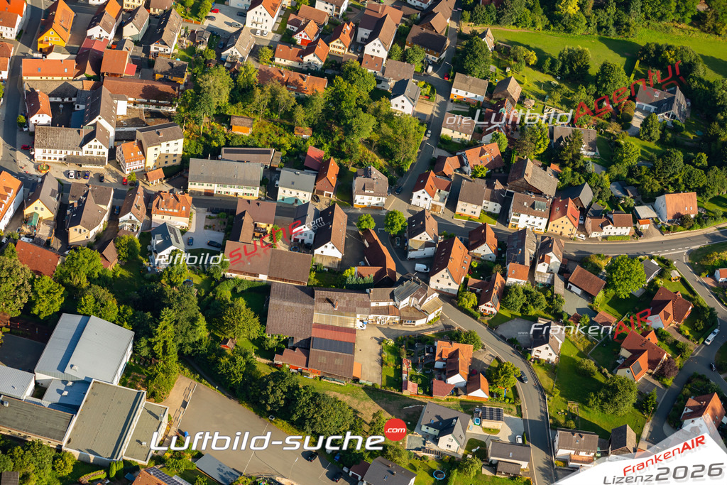 Das Luftbild zeigt :  Kasendorf - Die Luftaufnahme wurde 2024 vom UL-Flugzeug aus erstellt ( keine Drohne ) - Hochauflösende Luftaufnahme - Für grossformatige Ausdrucke geeignet. Die Geschenkidee !Mit Lizenz und Bildrechte bestellbar