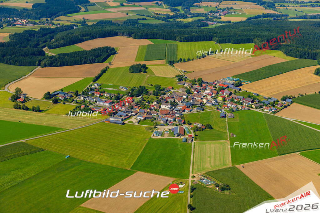Luftbild Vs Google Maps  Etzgersrieth  Moosbach -Das Luftbild wurde 2025 vom UL-Flugzeug heraus erstellt ( keine Drohne ) - Hochauflösende Luftaufnahme -Nicht vergleichbar mit Google Maps oder Satelittenbilder- Die Geschenkidee !Mit Lizenz und Bildrechte bestellbar