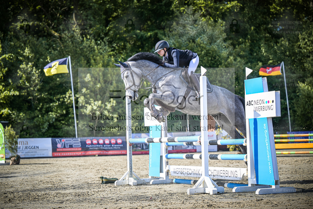 DOS_8934 | Entdecke hochwertige Reitturnierfotos von Foto Oger. Professionell, emotional und authentisch – jetzt Lieblingsmomente im Shop bestellen. - Realisiert mit Pictrs.com