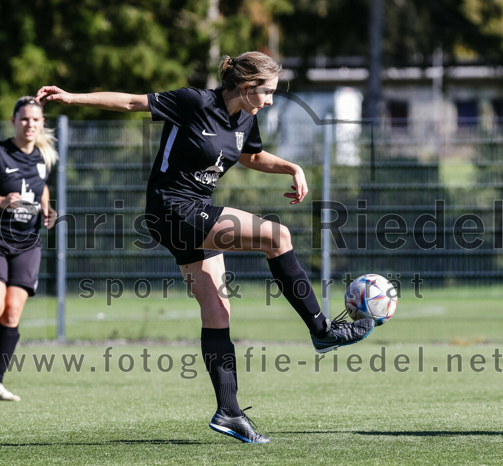 2023-10-21_047_FC_Langengeisling_gegen_TSV_Eching | Erding, Deutschland, 21.10.2023:
Fußball, Bezirksoberliga 2023 / 2024, 8. Spieltag, FC Langengeisling gegen TSV Eching, Endergebnis: 0:0

Anna Zieglmeier (TSV Eching, #9)

Foto: Christian Riedel / fotografie-riedel.net