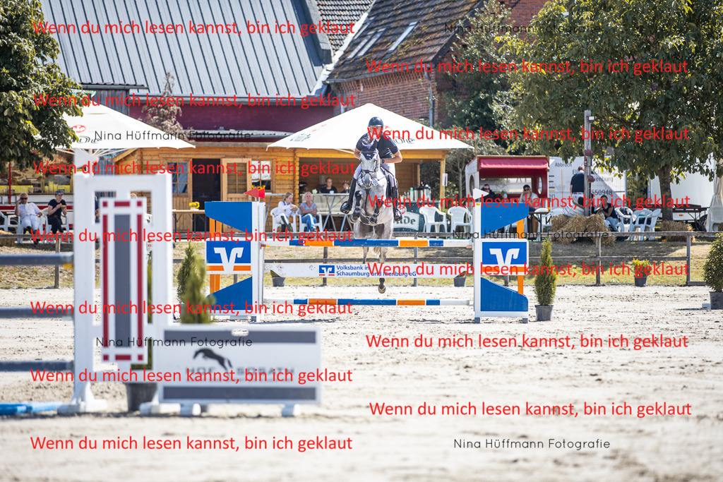 BK1A6318 | Turnierbilder Turnierfotos Nina Hüffmann Turnierfotografie Pferdefotografie Tierzeichnung Haustierzeichnung Pferdezeichnung Hundezeichnung Videograf  - Realisiert mit Pictrs.com