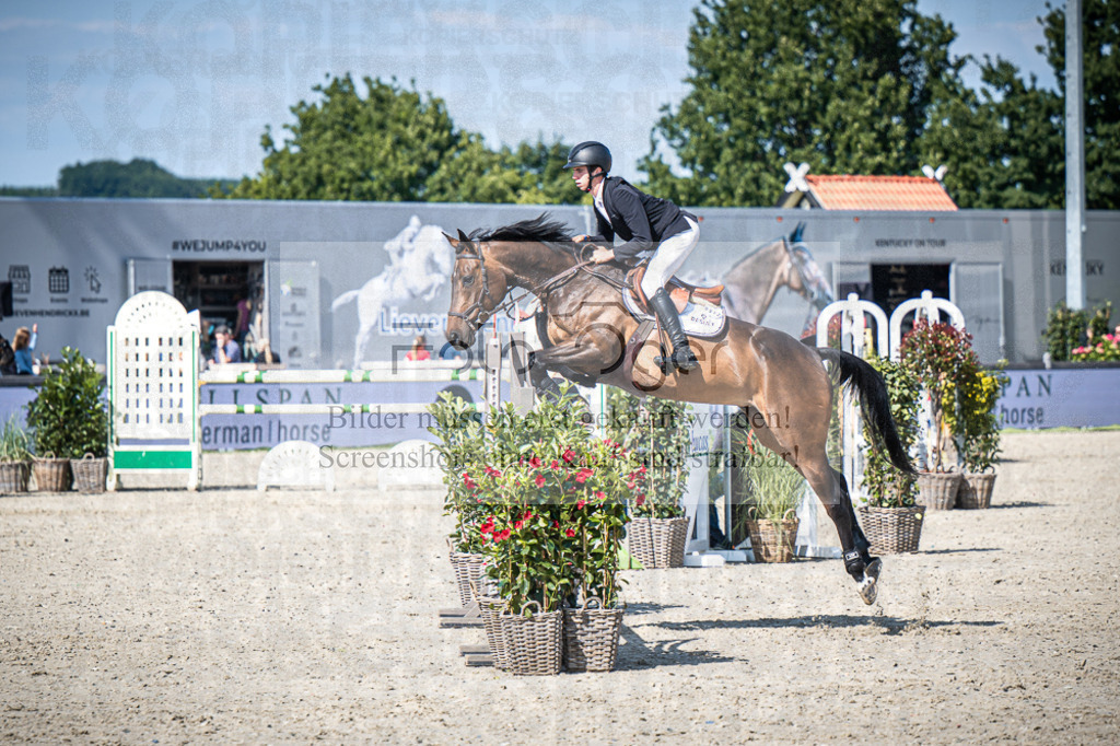 DOS_3017 | Entdecke hochwertige Reitturnierfotos von Foto Oger. Professionell, emotional und authentisch – jetzt Lieblingsmomente im Shop bestellen.Deutschlandweite Turnierfotografie. - Realisiert mit Pictrs.com